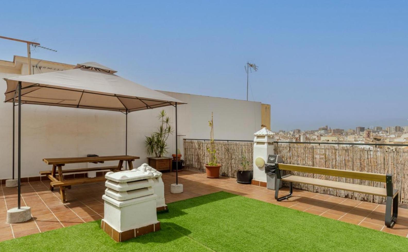 Apartamento Centrico La Merced 2 - Free Parking & Free Gym Appartement Málaga Buitenkant foto