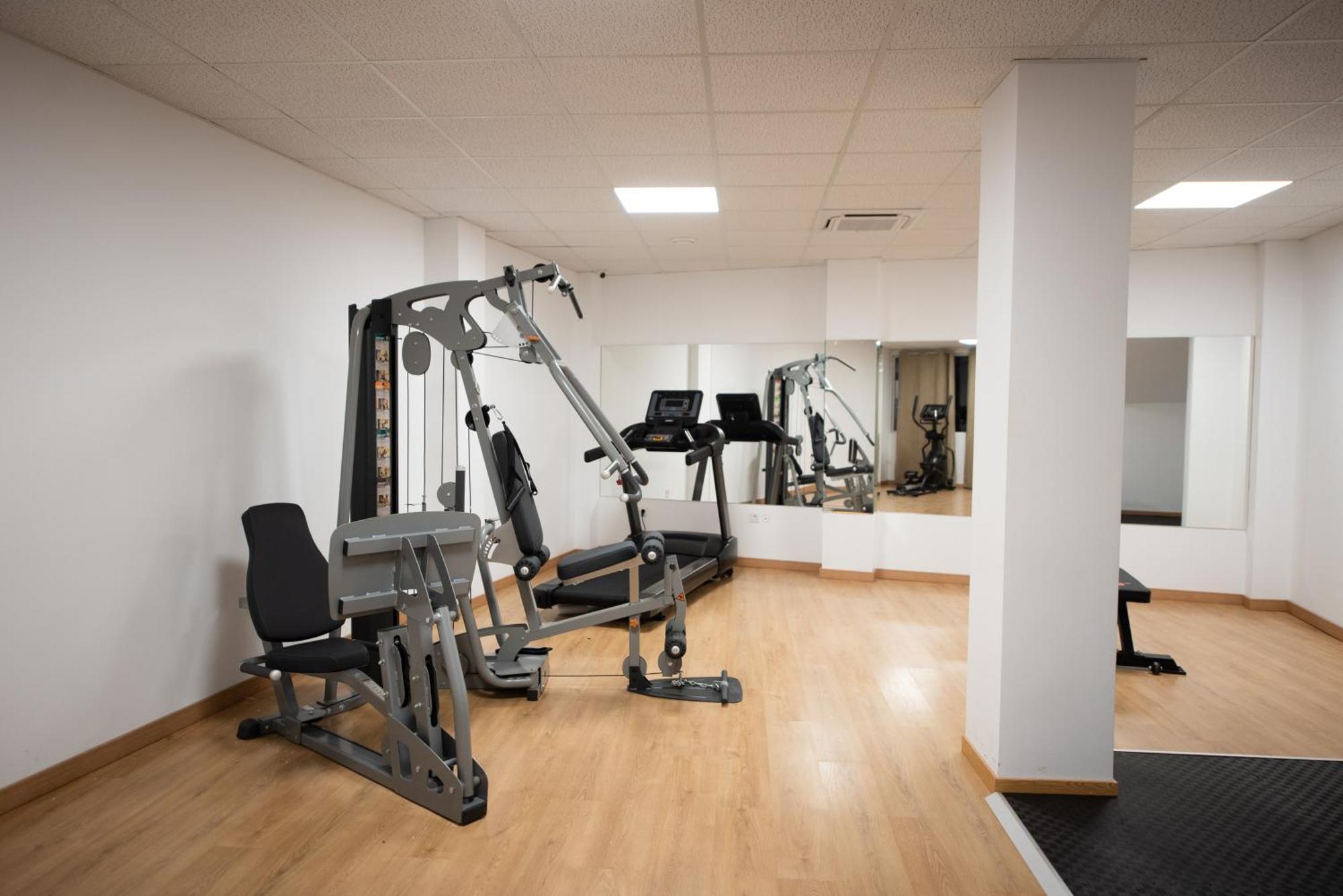 Apartamento Centrico La Merced 2 - Free Parking & Free Gym Appartement Málaga Buitenkant foto