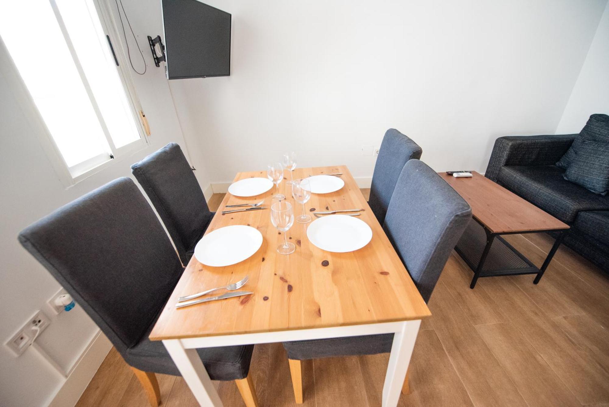 Apartamento Centrico La Merced 2 - Free Parking & Free Gym Appartement Málaga Buitenkant foto